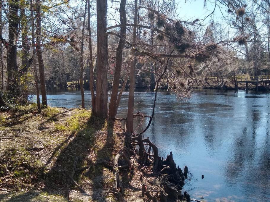 Huck'S Hideaway Near The Santa Fe River Fort White Bagian luar foto